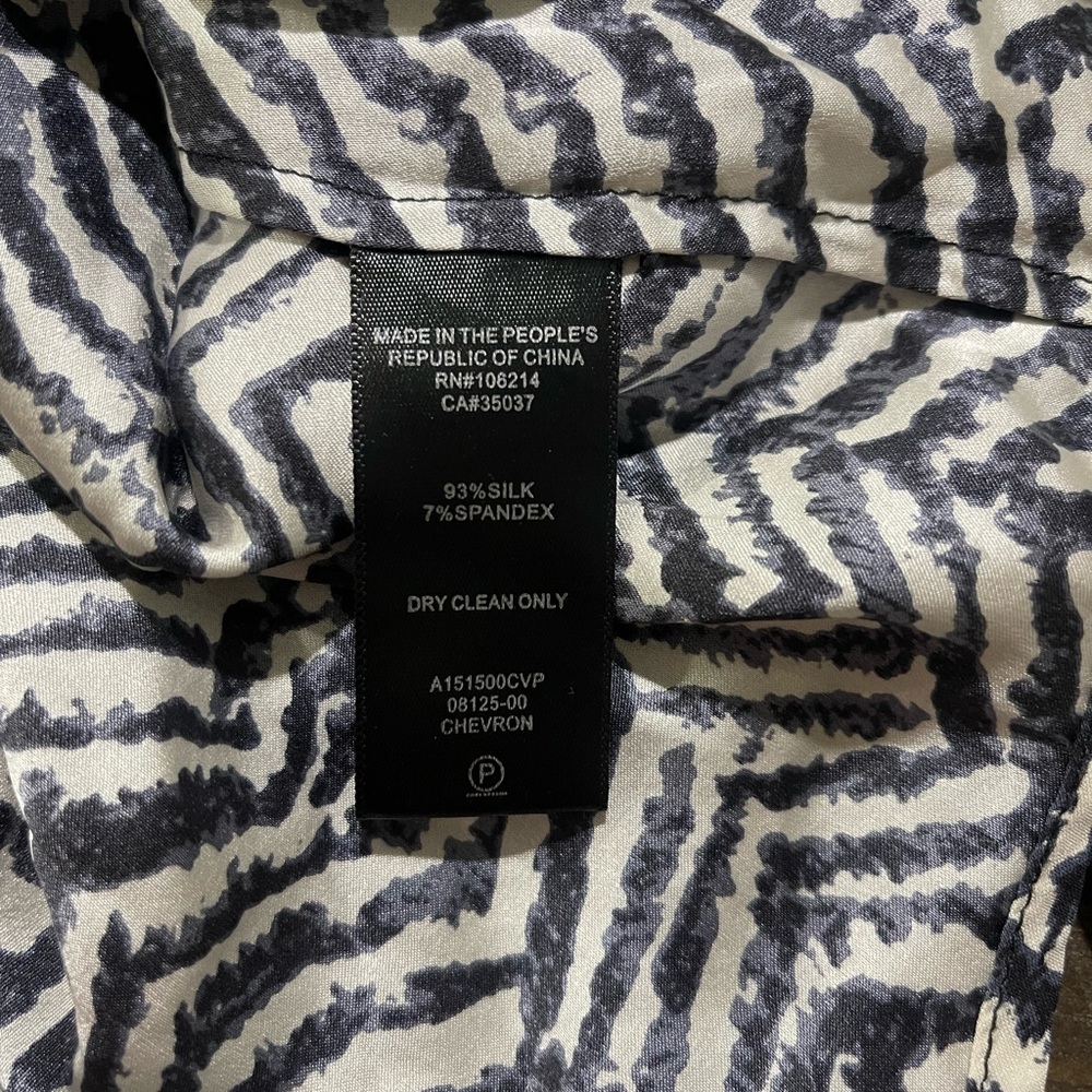 Joe’s Jeans Silk Animal Chevron Print Long Sleeved Button Up Blouse Sz XS Summer - Picture 13 of 13